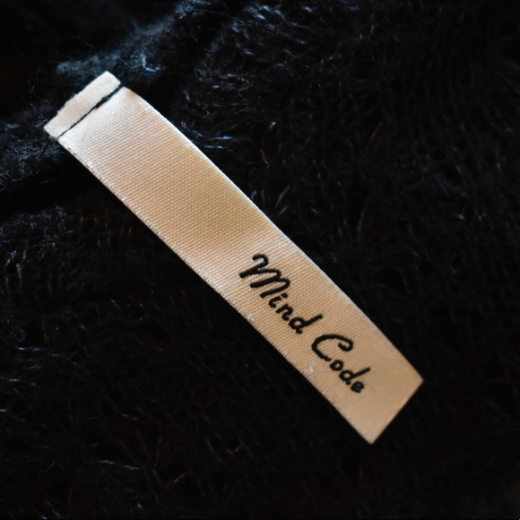 MIND CODE Black Knit Crop Sweater with Hood - Picture 5 of 5